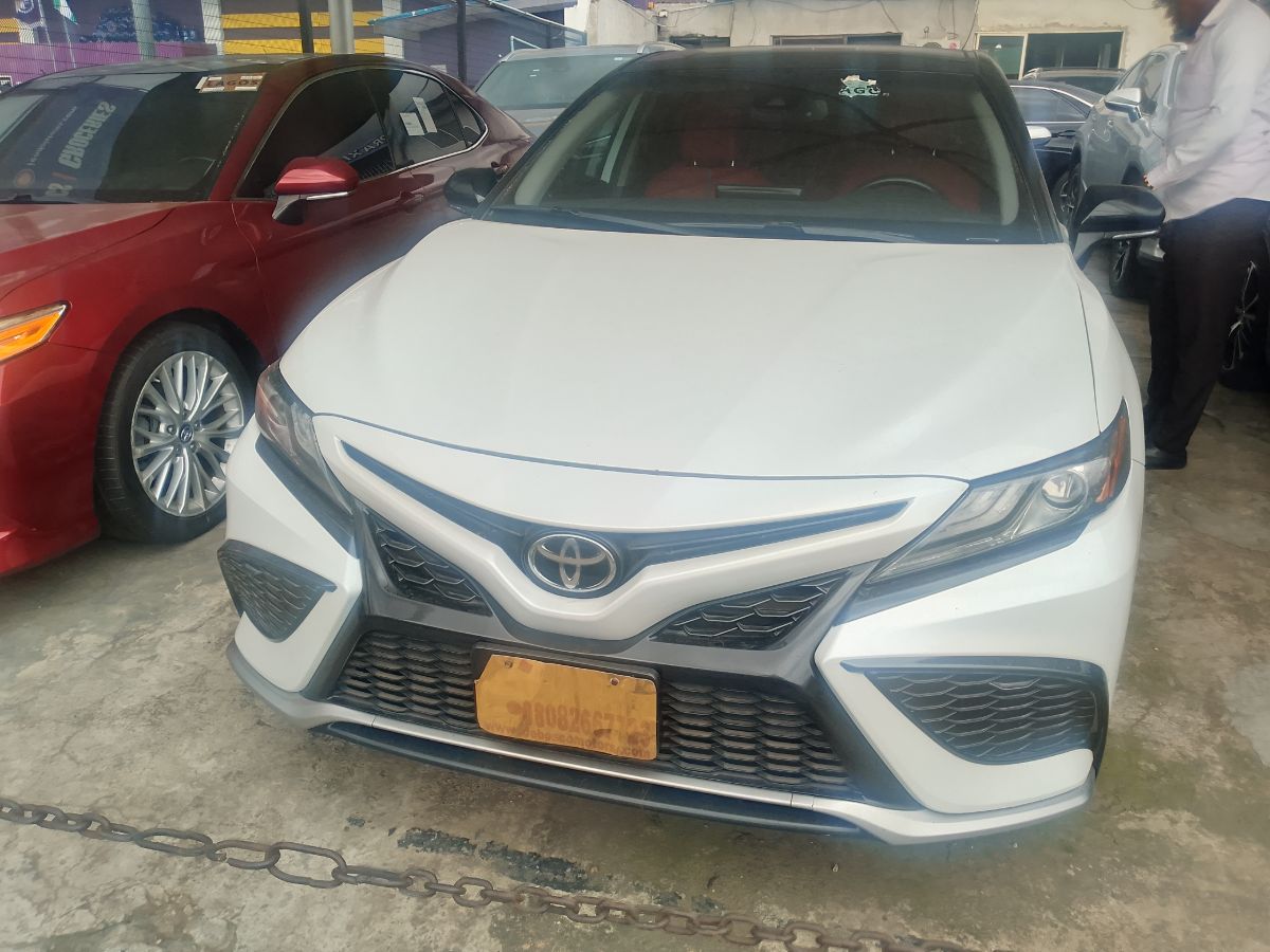 Toyota Camry 2021